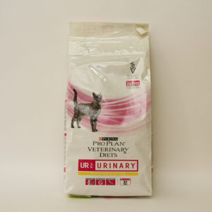 Ветеринарная диета для кошек при мочекаменной болезни (PVD UR Urinary Feline) с Курицей, уп. 1,5 кг